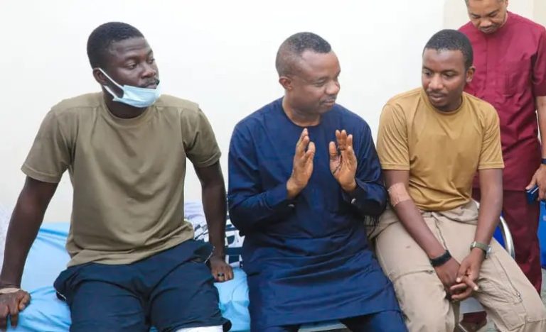 CAS visits pilots, says they displayed courage, professionalism — Daily Nigerian