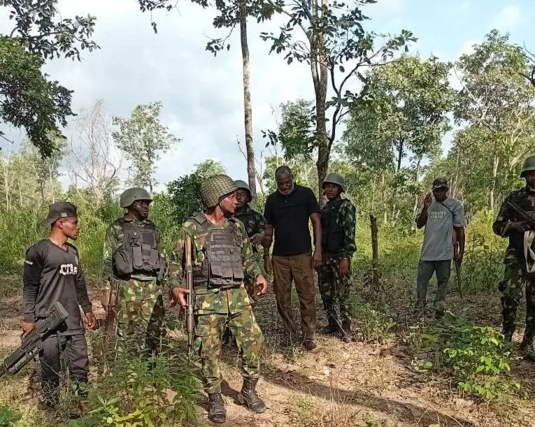 Troops rescue 25 victims, nab 10 suspects in nationwide operations — Army — Daily Nigerian