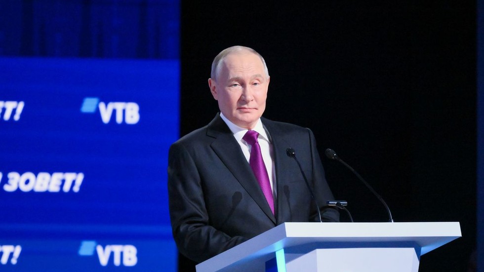 Putin reveals new plans with China and India — RT Business News