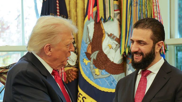 Trump ‘very satisfied’ with new Syrian leadership — RT World News