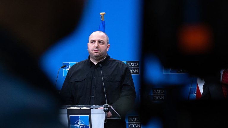 Western officials ‘alarmed’ over secret FBI-Ukraine meetings – WaPo — RT World News