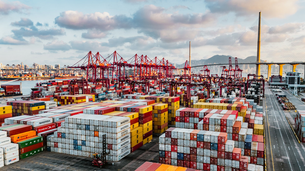 China’s trade surplus exceeds record $1 trillion — RT Business News