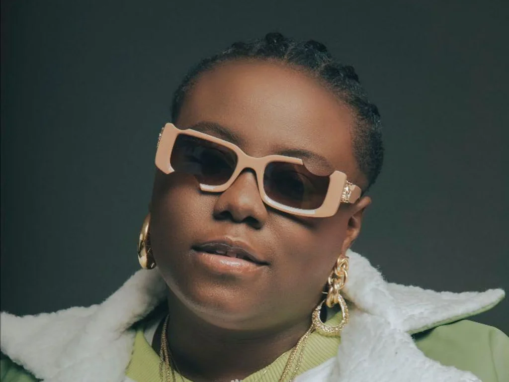 ‘We’re coming to save you’ – Teni on 2Face’s distress call