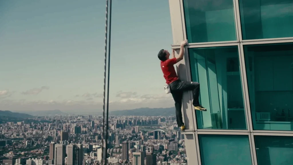 Social media reacts as Alex Honnold climbs Taipei 101 skyscraper