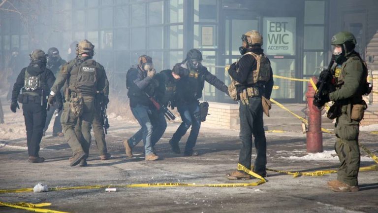 Man shot dead by feds in Minneapolis – governor (VIDEO) — RT World News