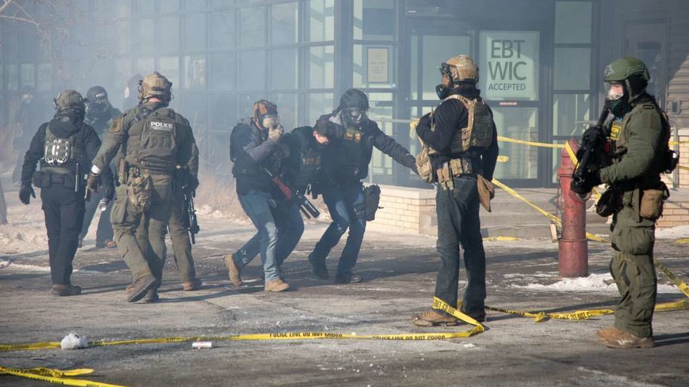 Man shot dead by feds in Minneapolis – governor (VIDEO) — RT World News