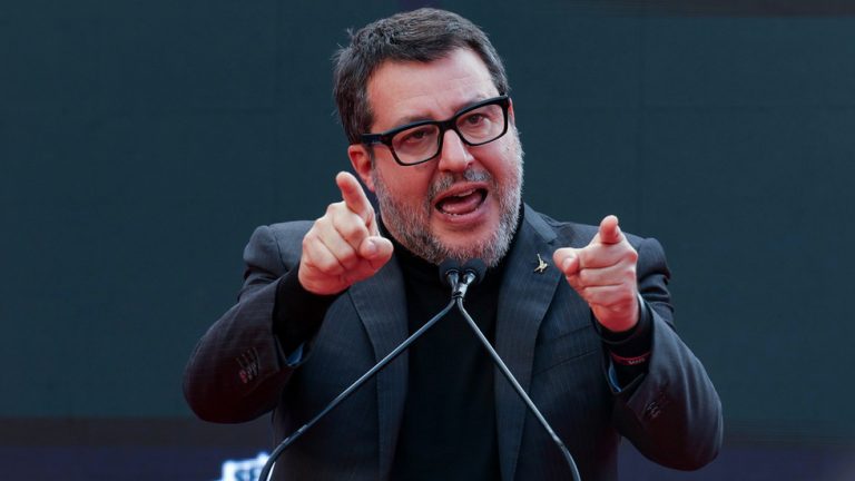Italian deputy PM tells Zelensky to agree to peace — RT World News