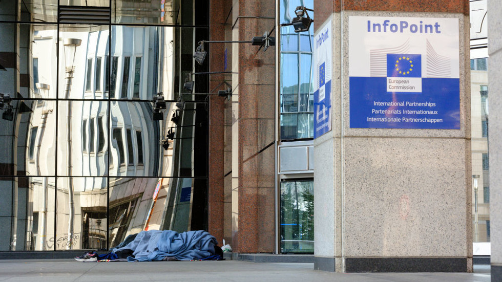 EU citizens pessimistic about everything – poll — RT World News