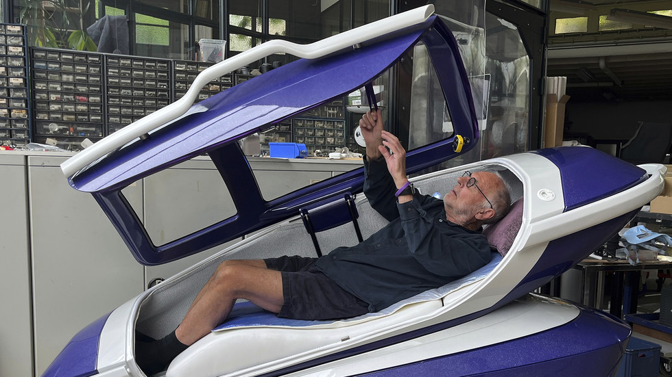 AI could replace doctors in life-and-death decisions – ‘suicide pod’ inventor — RT World News