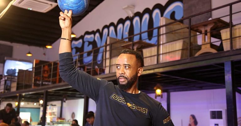 Mogadishu bowling alley represents cautious return to everyday life