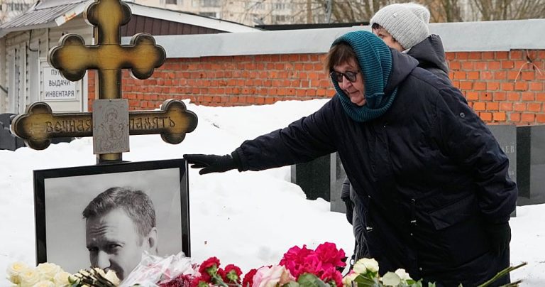 On second anniversary of his death, Kremlin rejects claim opposition leader Navalny was poisoned