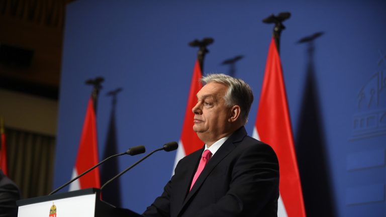 Ukraine treating ethnic Hungarians like ‘cannon fodder’ – Orban — RT World News