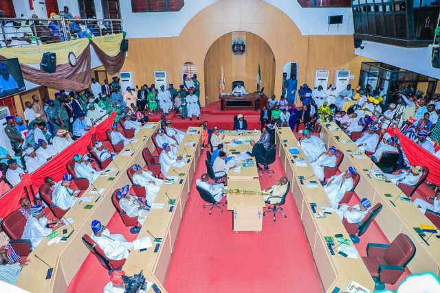 Osun Assembly Speaker, 24 PDP lawmakers defect to Accord Party — Daily Nigerian