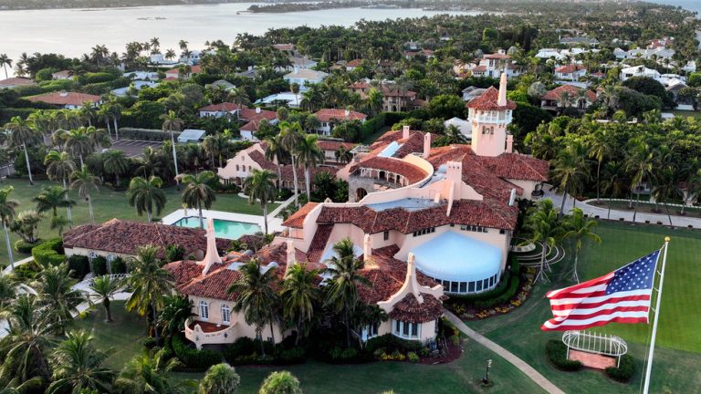 US Secret Service kills armed man at Trump’s estate — RT World News