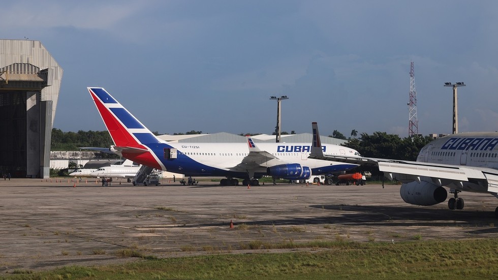 Cuba warns of jet fuel crisis — RT World News