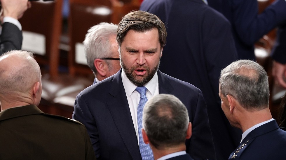 Strikes on Iran wouldn’t drag US into another ‘forever war’ – Vance — RT World News