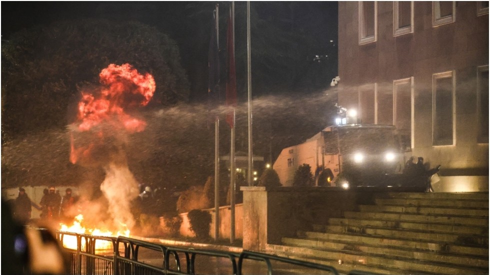 Protesters attack prime minister’s residence in Albania (VIDEOS) — RT World News