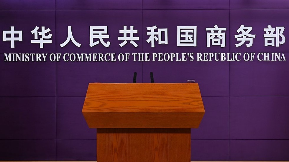 China urges US to scrap all tariffs — RT World News