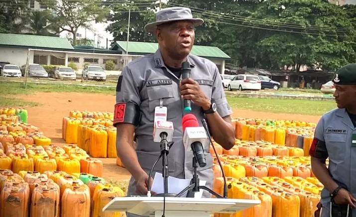 Nigerian Customs intercepts over 159,000 litres of smuggled fuel, hands over to NMDPRA — Daily Nigerian