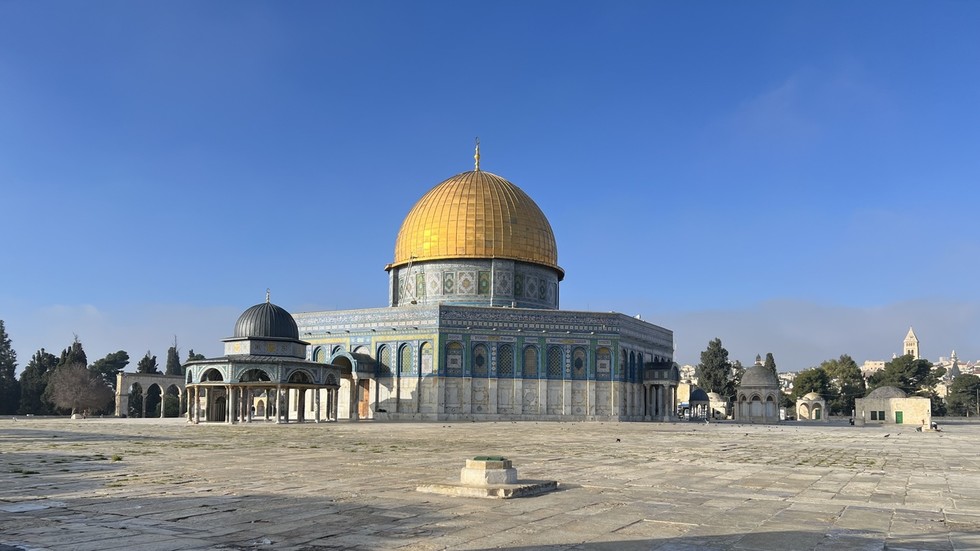 Israel refuses to open Al-Aqsa Mosque for end of Ramadan (VIDEOS) — RT World News