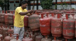 India Gas Rationing Threatens Restaurant Closures.j 300x162