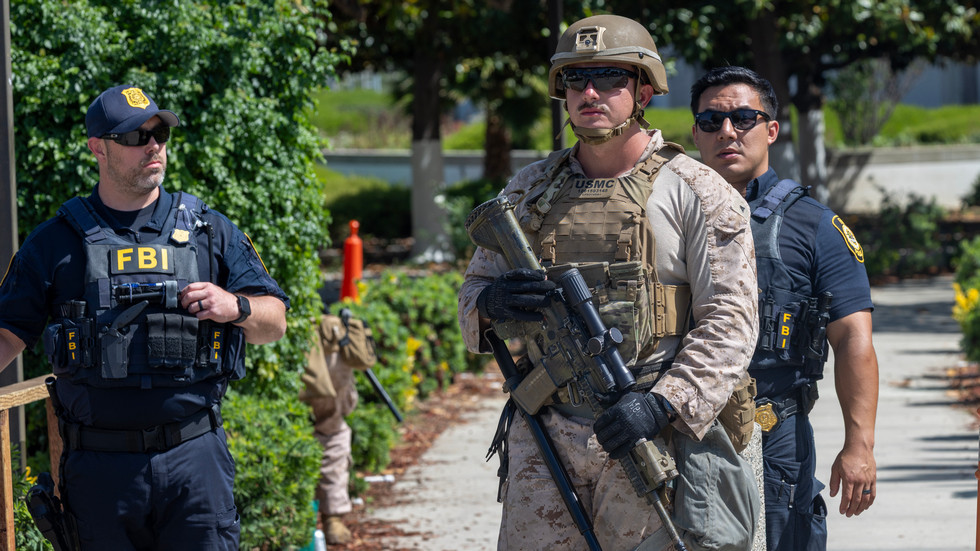 FBI warns of ‘Iranian drone threat’ to California — RT World News