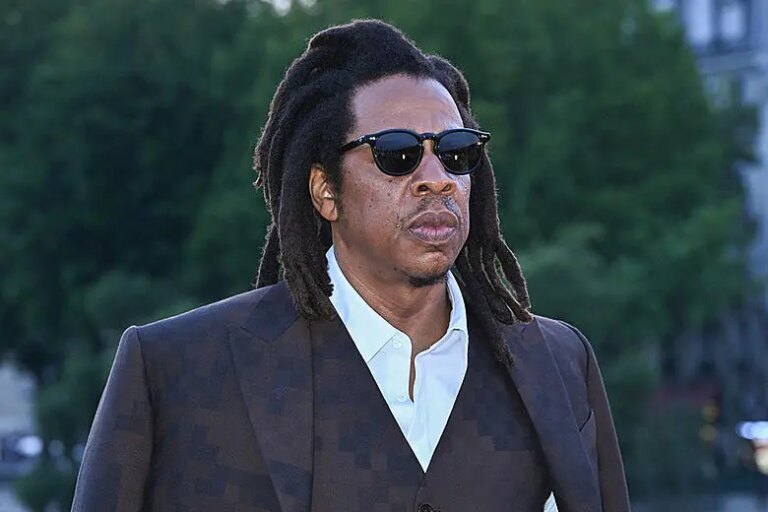 Jay-Z denies taking sides in Drake, Kendrick Lamar's beef