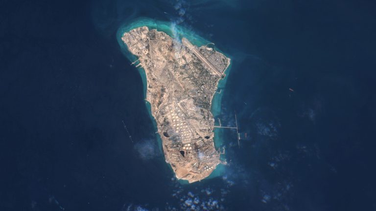 Why is Iranian island struck by US important — RT World News