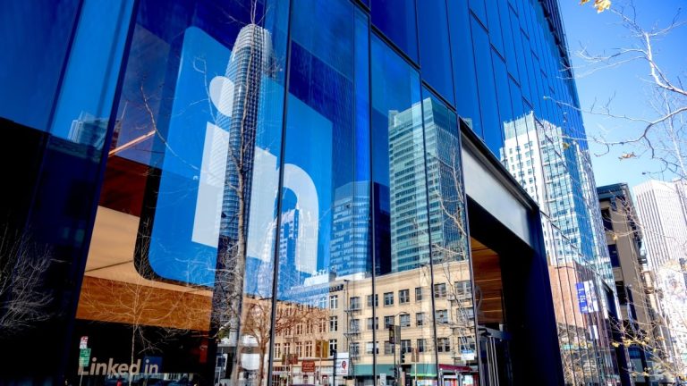 AI translation tool turns English into 'LinkedIn'