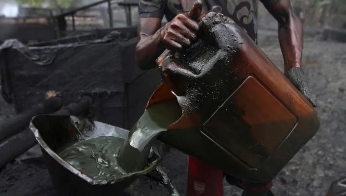 Nigerian Navy destroys illegal crude oil storage site in Rivers — Daily Nigerian