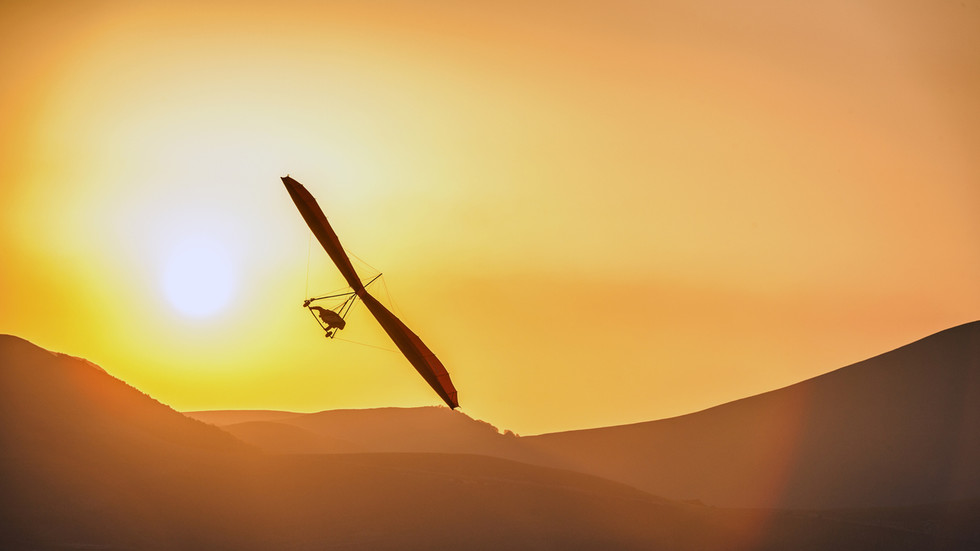 Ukrainian draft dodger makes mountain escape in plane (PHOTOS) — RT World News