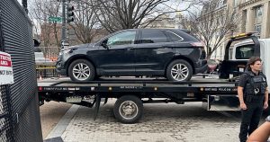 White House Security Gates Crashed By Van Driver In Custody 300x158