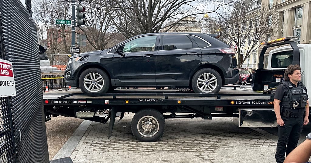 Man arrested after vehicle crashes into White House gates