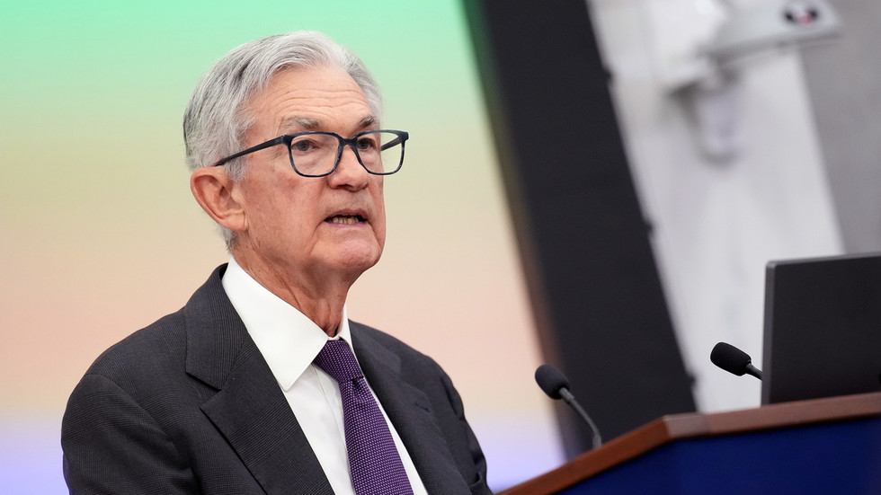 Judge blocks subpoenas in US Justice Department probe of Fed chief — RT World News