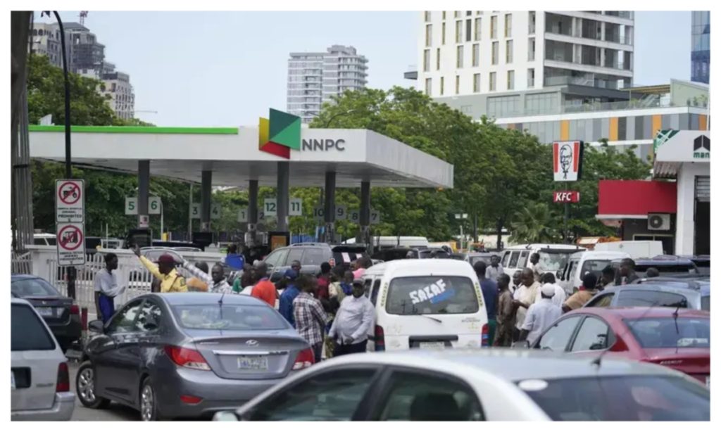 BREAKING: NNPCL, other Nigerian filling stations increase fuel price