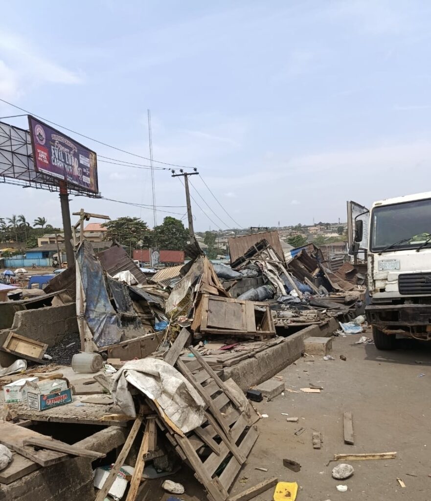 Sango Tollgate: Govt demolishes shanties, makeshift to curb incessant road accidents
