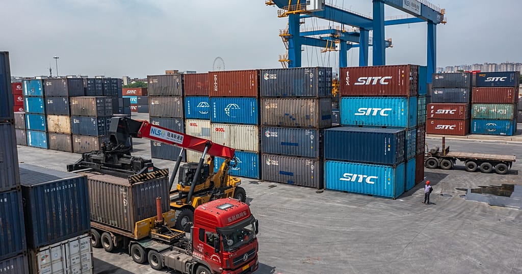 Chinese logistics firms shift away from Middle East as war raises costs