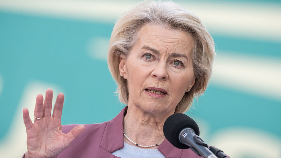 Von der Leyen under fire over ‘double standards’ (PHOTOS/VIDEO) — RT World News