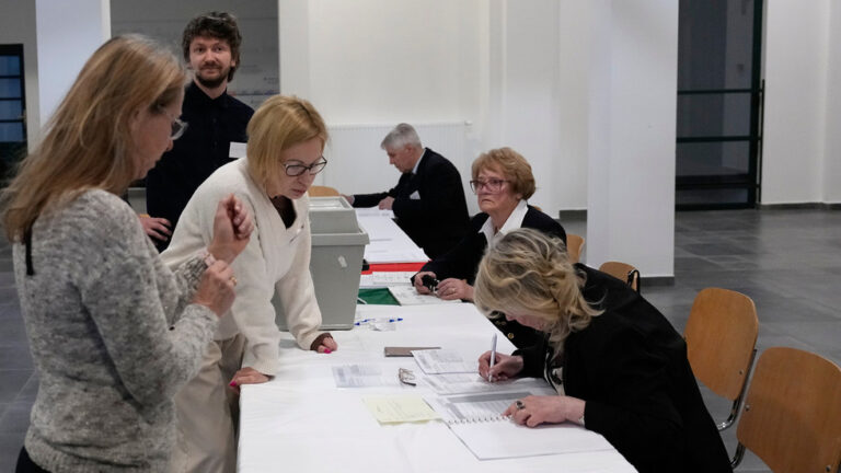 Polls open in crucial Hungarian election — RT World News
