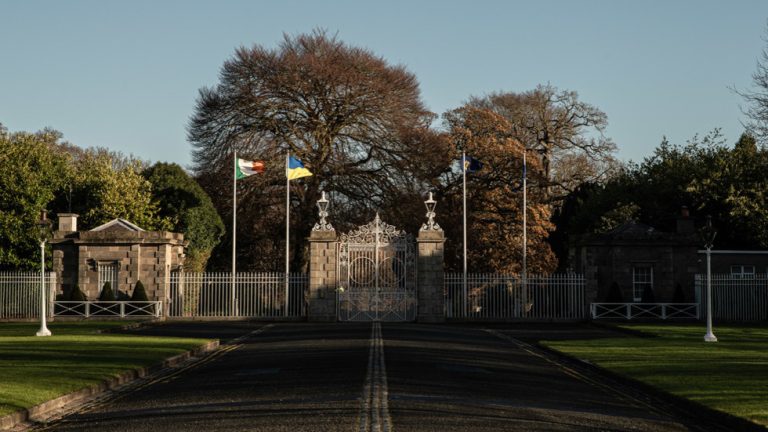 Ireland to end state-provided housing for Ukrainians — RT World News