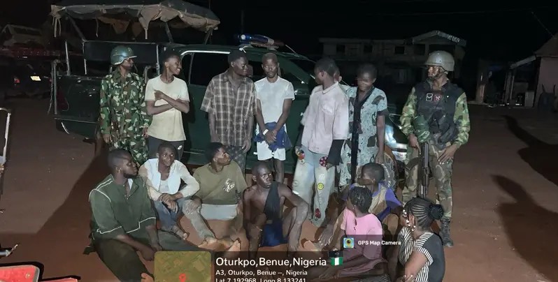 Troops rescue 13 kidnapped Benue Links passengers in Benue — Daily Nigerian