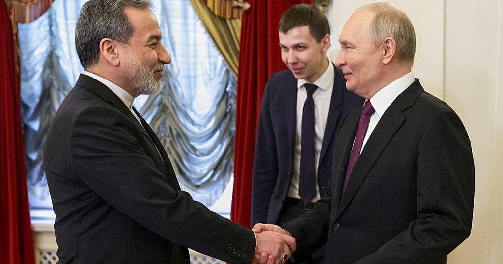 Putin says Russia ready to support peace efforts in Middle East