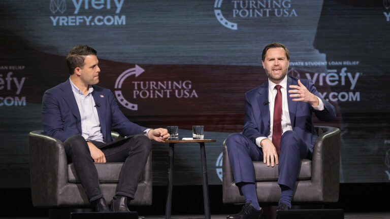 Vance heckled at key MAGA event (VIDEOS) — RT World News