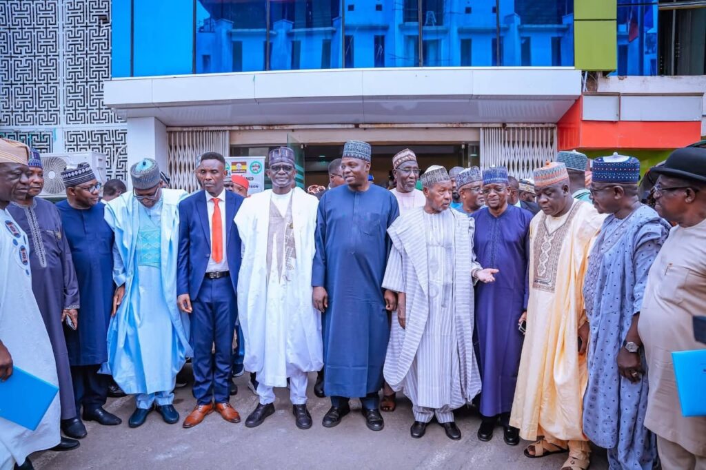 APC NWC members receive Certificates of Return (FULL LIST)
