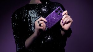 Motorola Signature Buds 2 Plus Swarovski Price Design 300x169