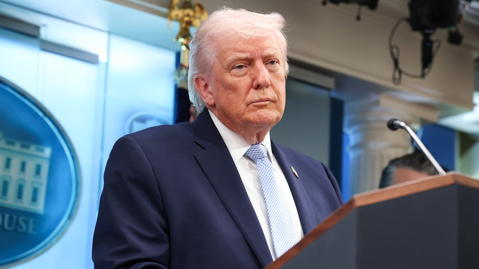 Trump acknowledges Canadian annexation unlikely – author — RT World News