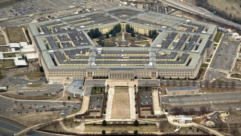 Pentagon strikes deals with top AI companies — RT World News