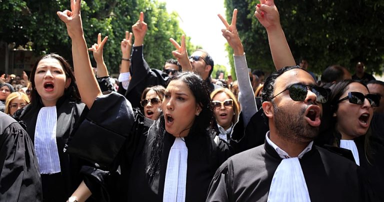 Tunisia temporarily bans prominent rights group