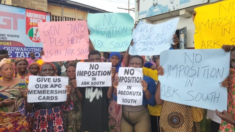 2027: APC members protest ‘imposition’, withheld cards in Abeokuta