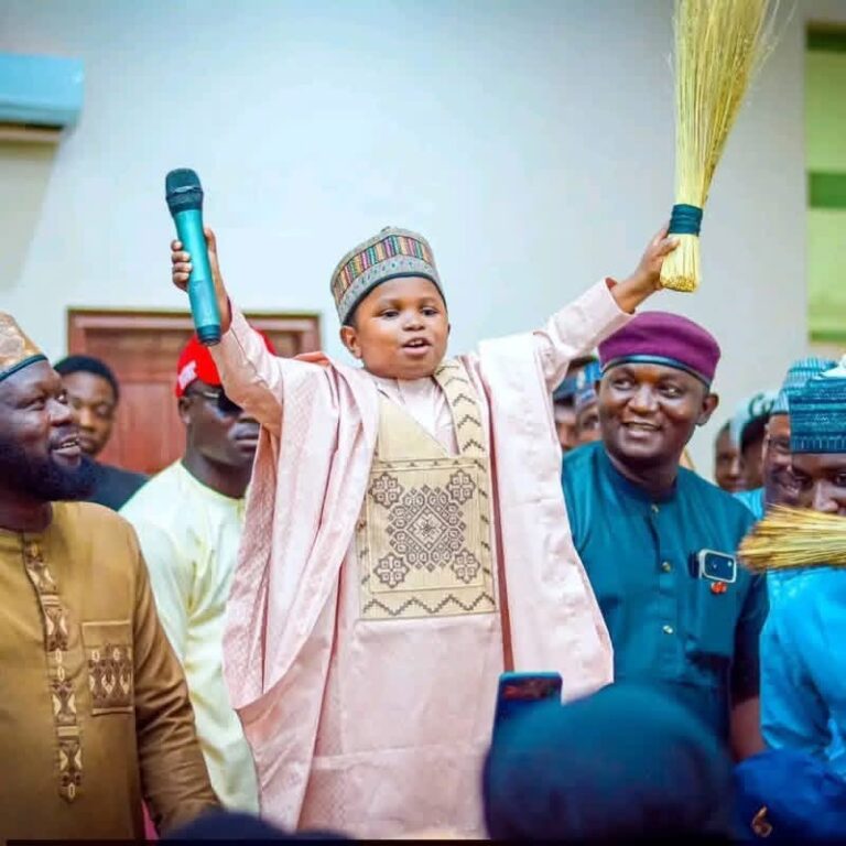 Amid age row, diminutive Kaduna APC aspirant withdraws from Reps race — Daily Nigerian